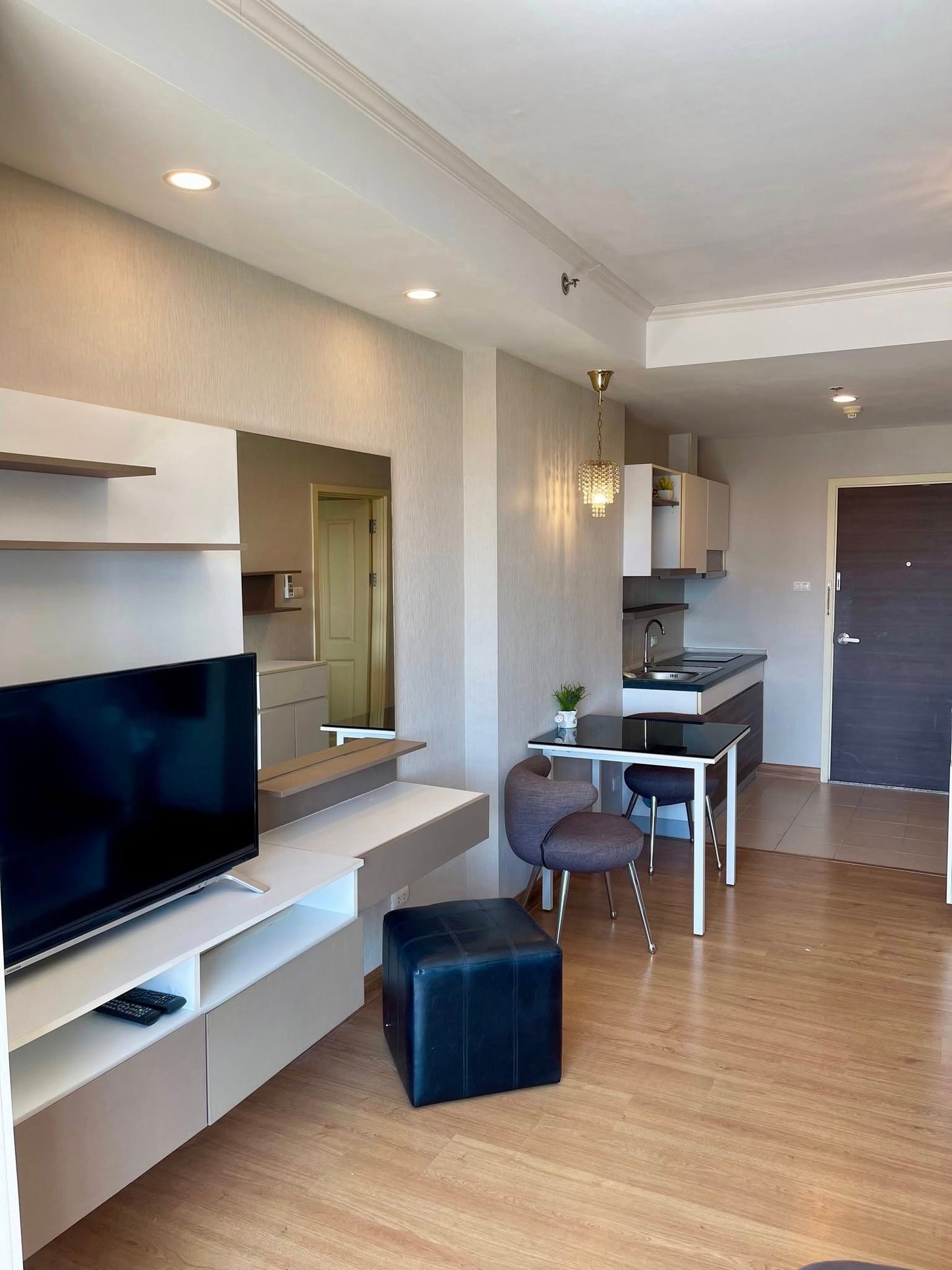 Supalai Mare Pattaya, Sea View Studio Condo