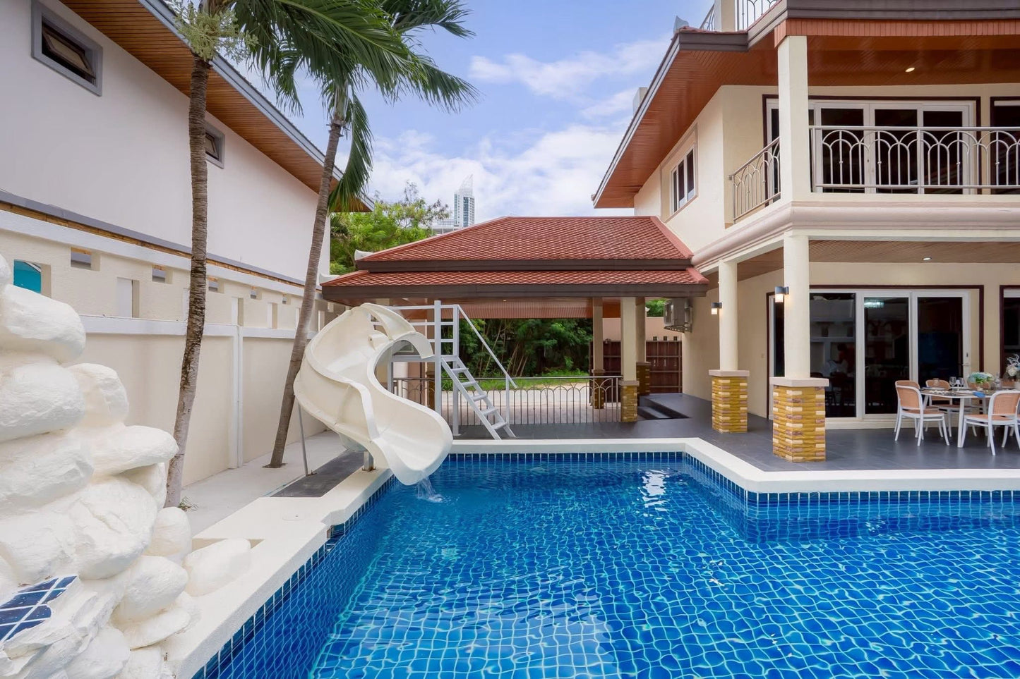 Exclusive Beachside Residence for sale, Jomtien, Pattaya