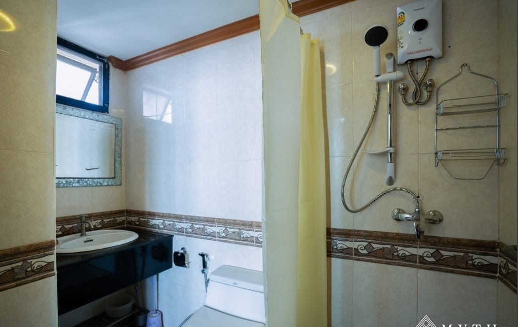 Jomtien Complex Corner Unit, 2 Bedrooms 2 Bathrooms