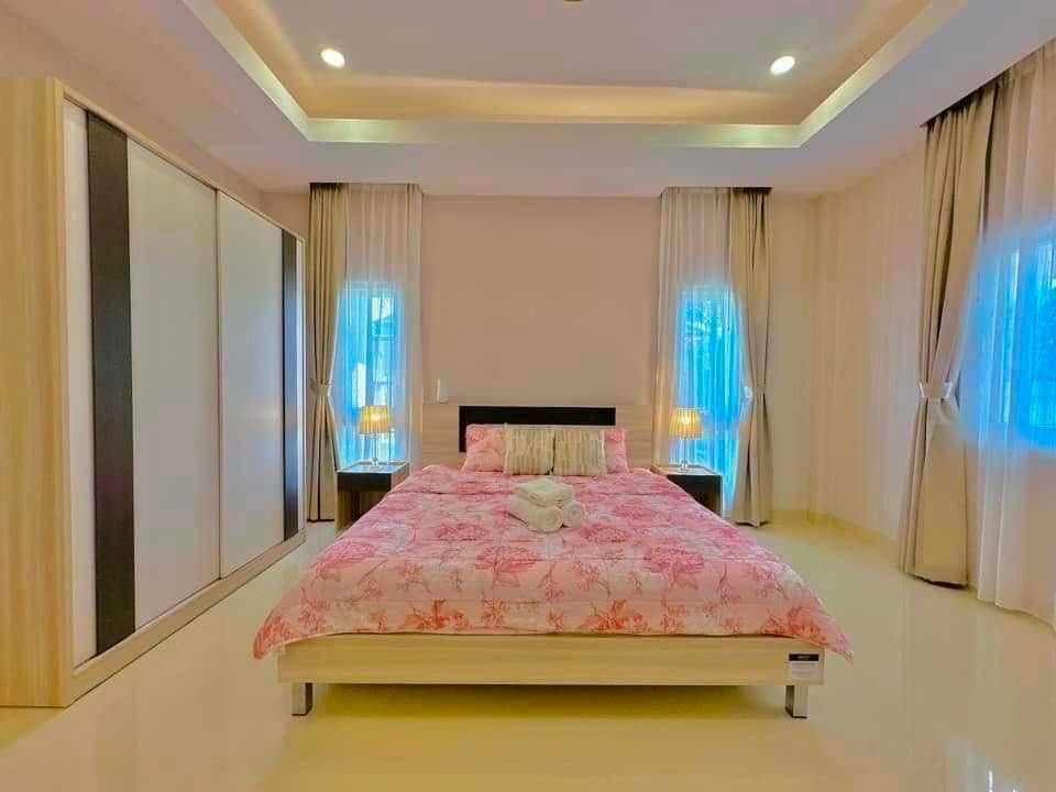 Elegant Pool Villa, Dusit Pattaya Hill Village