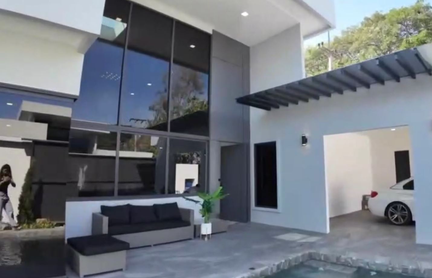 Pacific Lake Villa, modern 3bd, Mabprachan Lake, Pattaya
