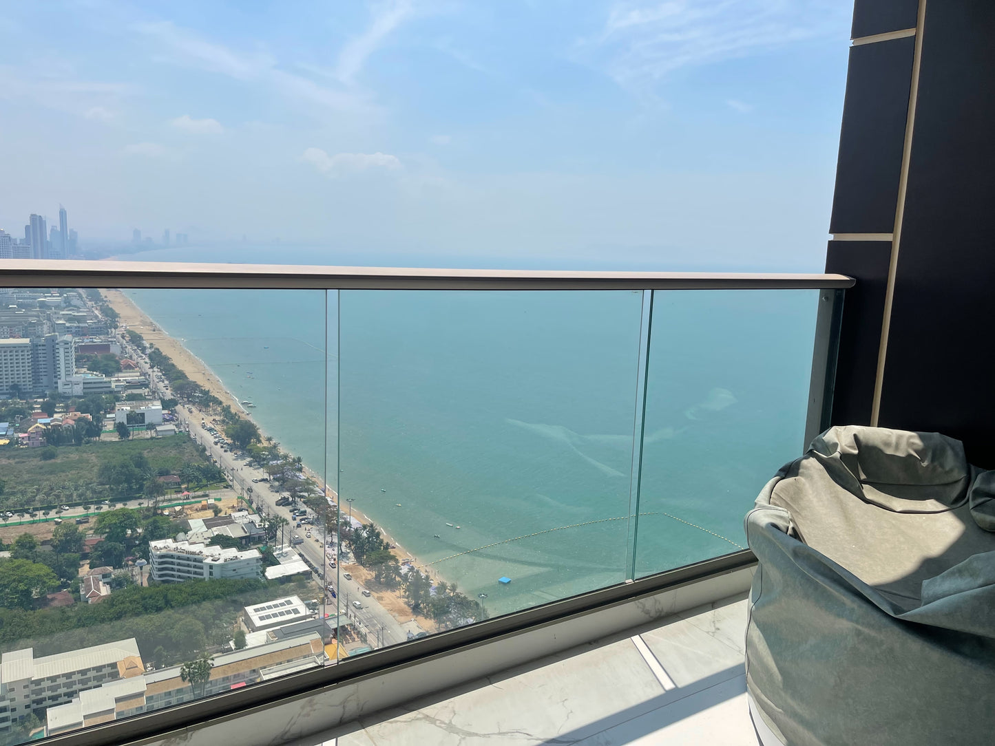 Copacabana Condominium, Jomtien, 1 Bed 1 bathroom with Jacuzzi Condo
