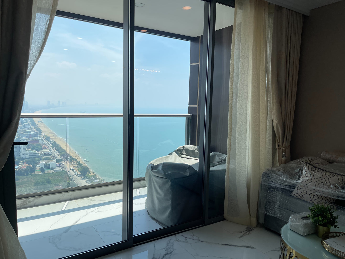 Copacabana Condominium, Jomtien, 1 Bed 1 bathroom with Jacuzzi Condo