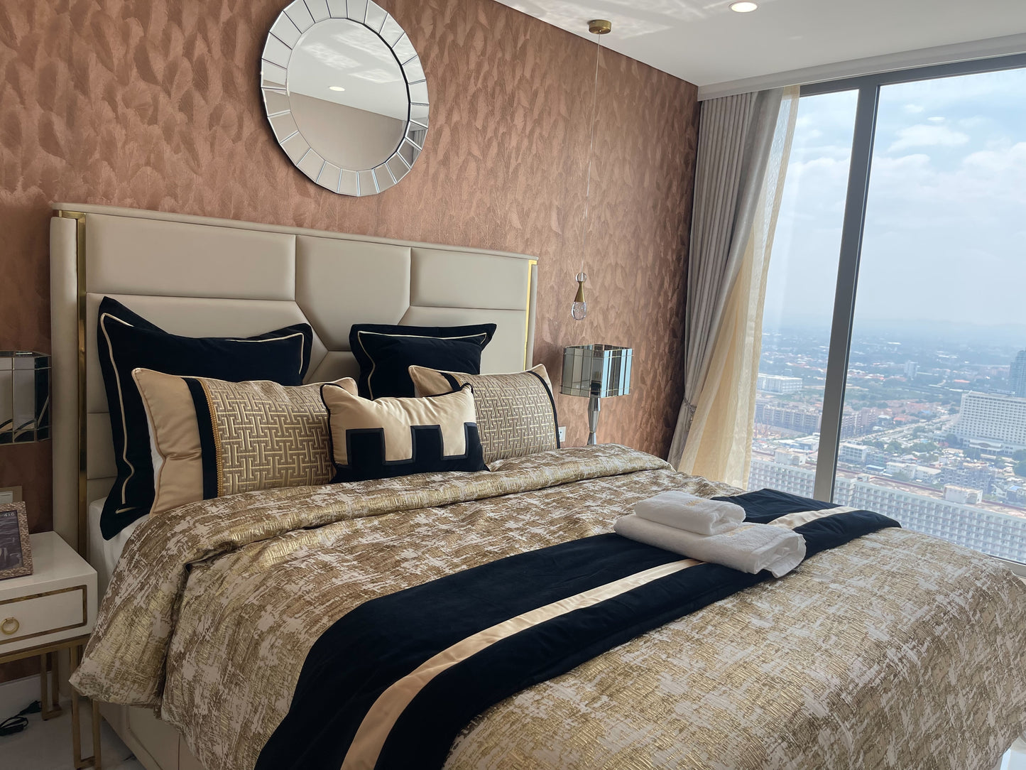 Copacabana Condominium, Jomtien, 1 Bed 1 bathroom with Jacuzzi Condo