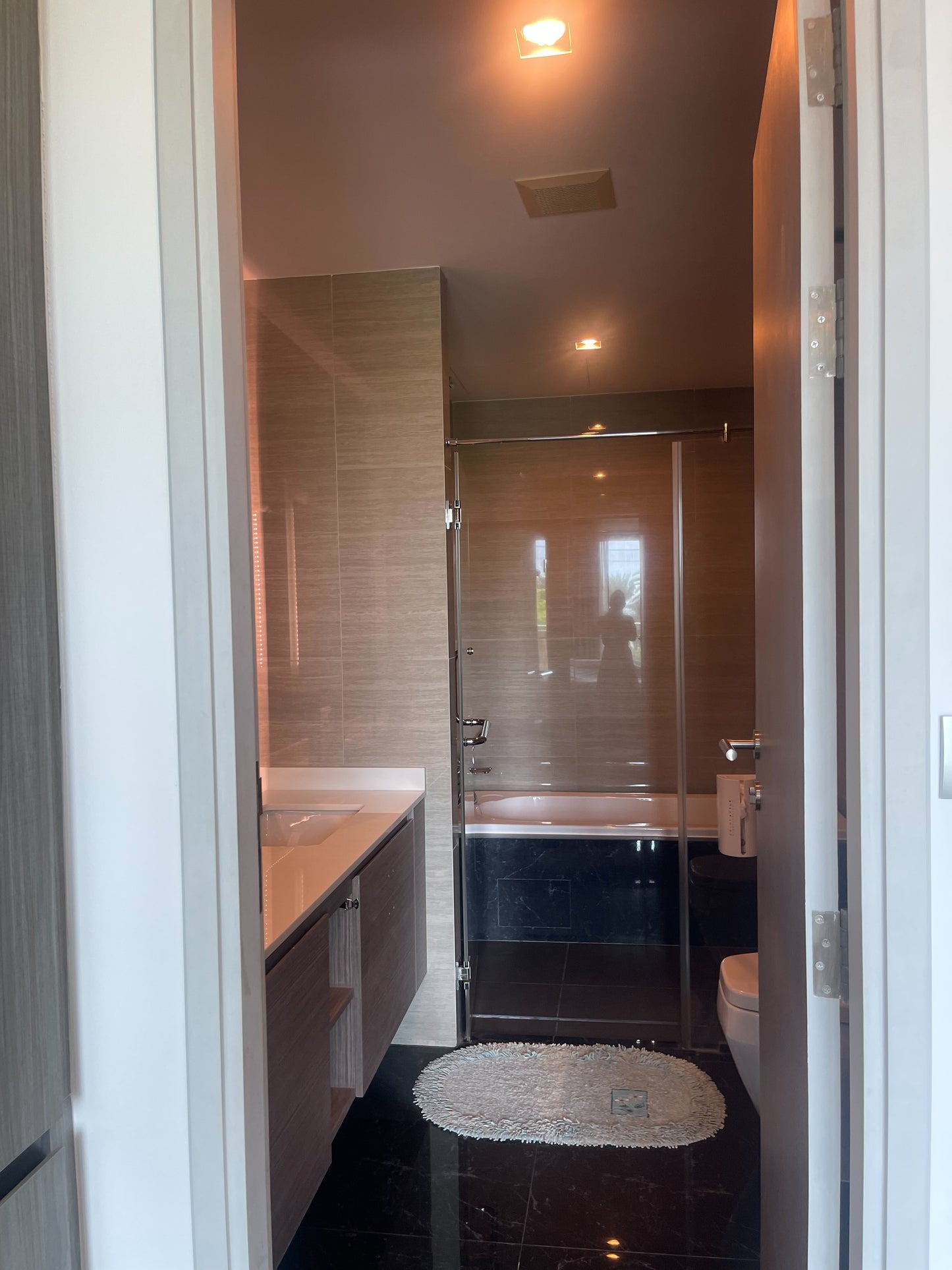 Aeras Beachfront, Jomtien, 2 Bedrooms, 2 Bahtrooms Condo