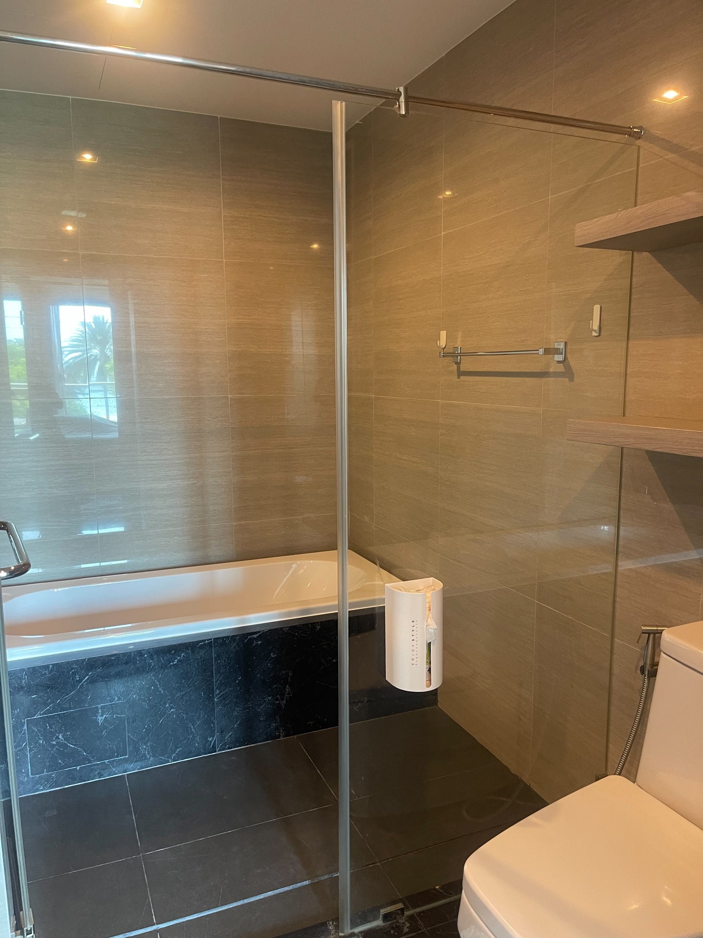 Aeras Beachfront, Jomtien, 2 Bedrooms, 2 Bahtrooms Condo