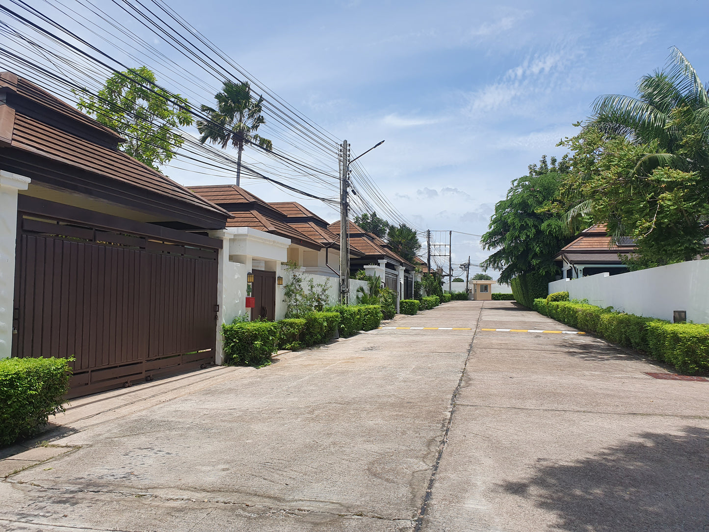 Baan Anda Village Estate, 3 Bed 4 Bath Villa with Swimming Pool for sale