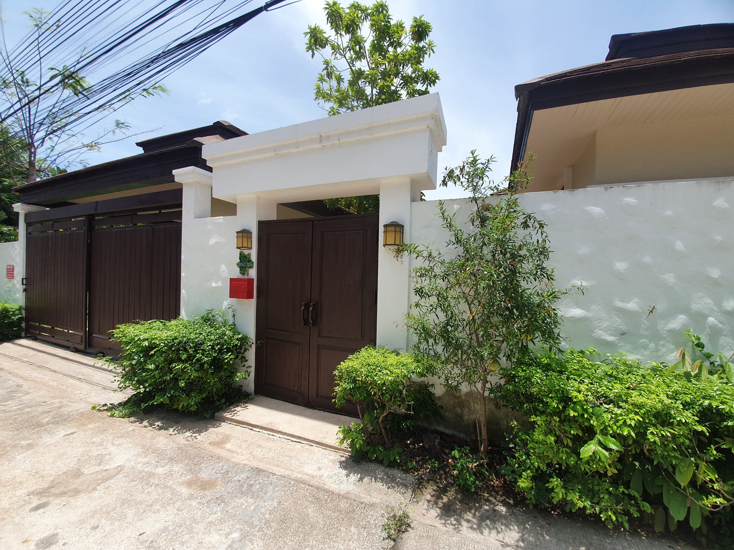 Baan Anda Village Estate, 3 Bed 4 Bath Villa with Swimming Pool for sale