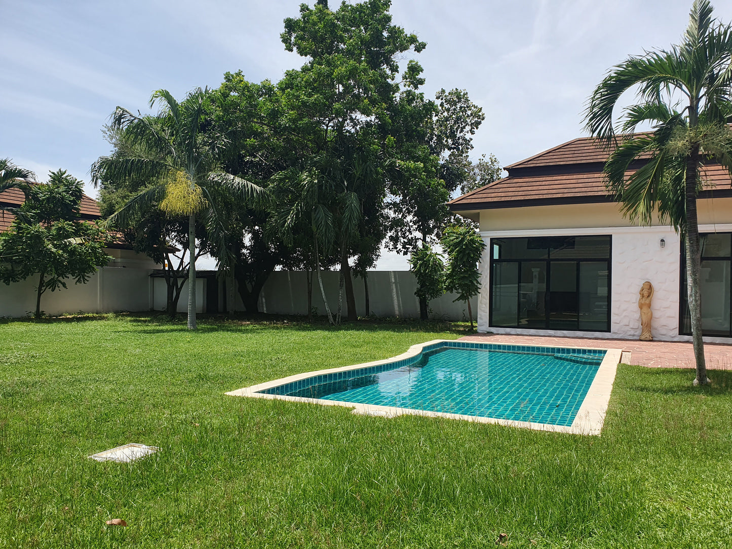 Baan Anda Village Estate, 3 Bed 4 Bath Villa with Swimming Pool for sale