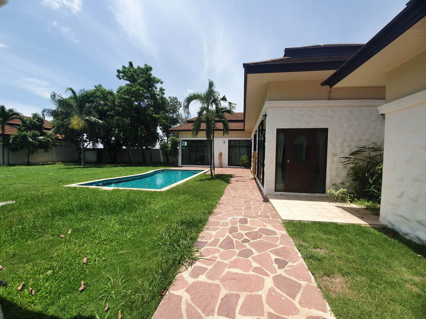 Baan Anda Village Estate, 3 Bed 4 Bath Villa with Swimming Pool for sale