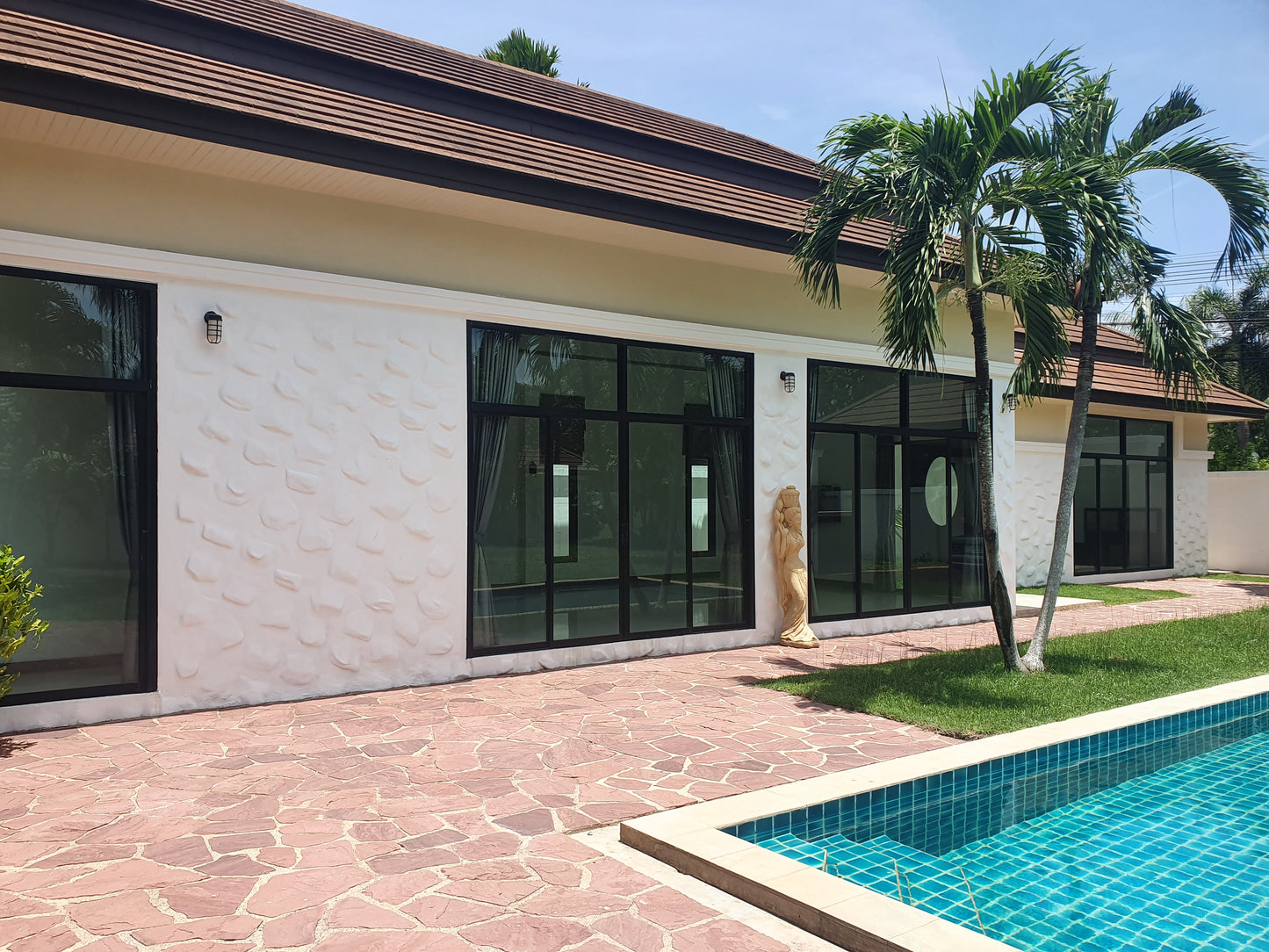 Baan Anda Village Estate, 3 Bed 4 Bath Villa with Swimming Pool for sale