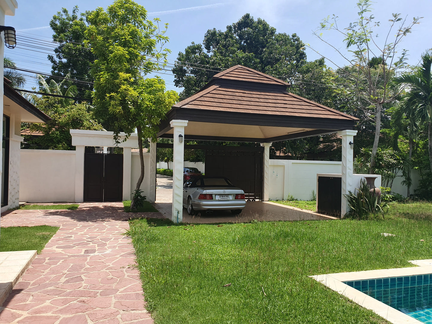 Baan Anda Village Estate, 3 Bed 4 Bath Villa with Swimming Pool for sale