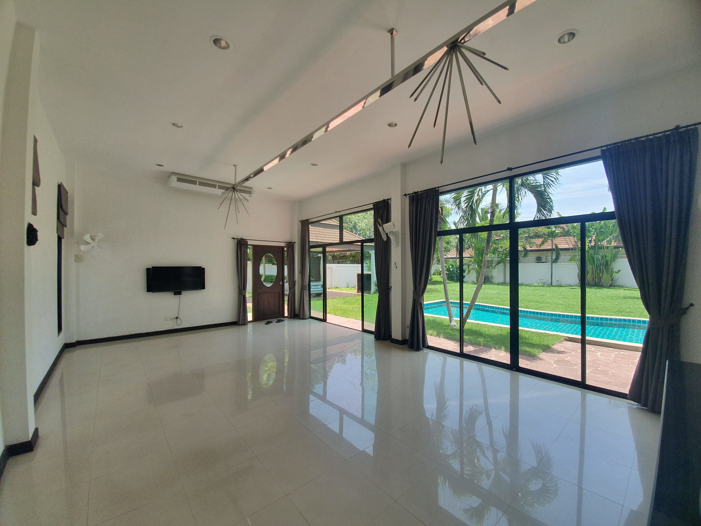 Baan Anda Village Estate, 3 Bed 4 Bath Villa with Swimming Pool for sale