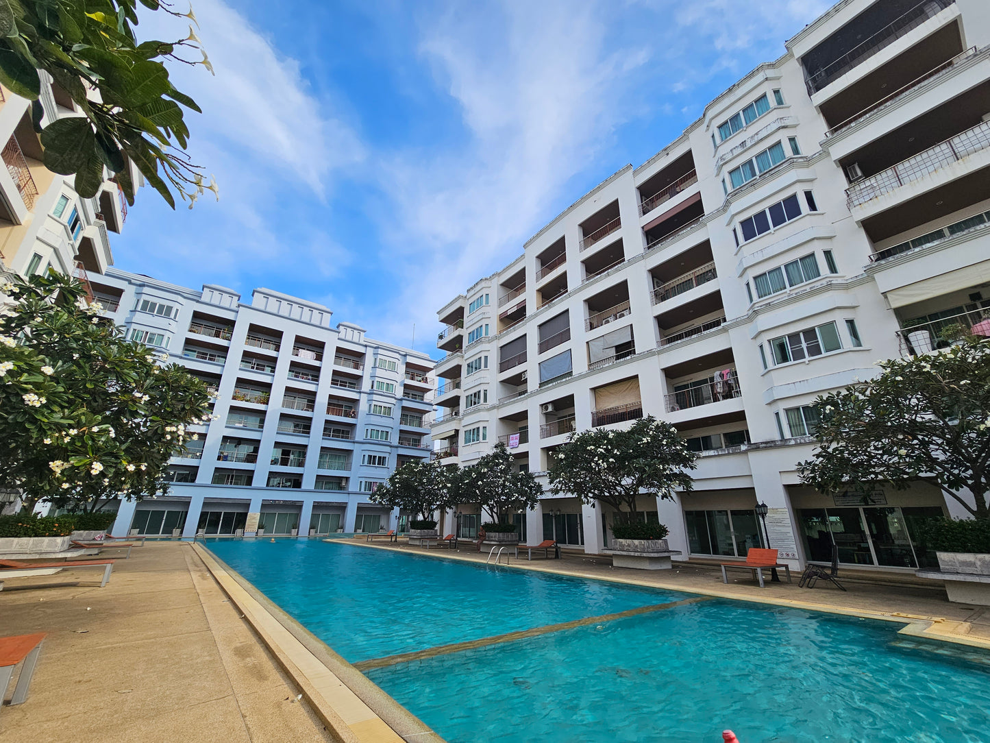 114 Sqm, 2 bedroom corner Condo for sale at TW Jomtien Beach, Pattaya