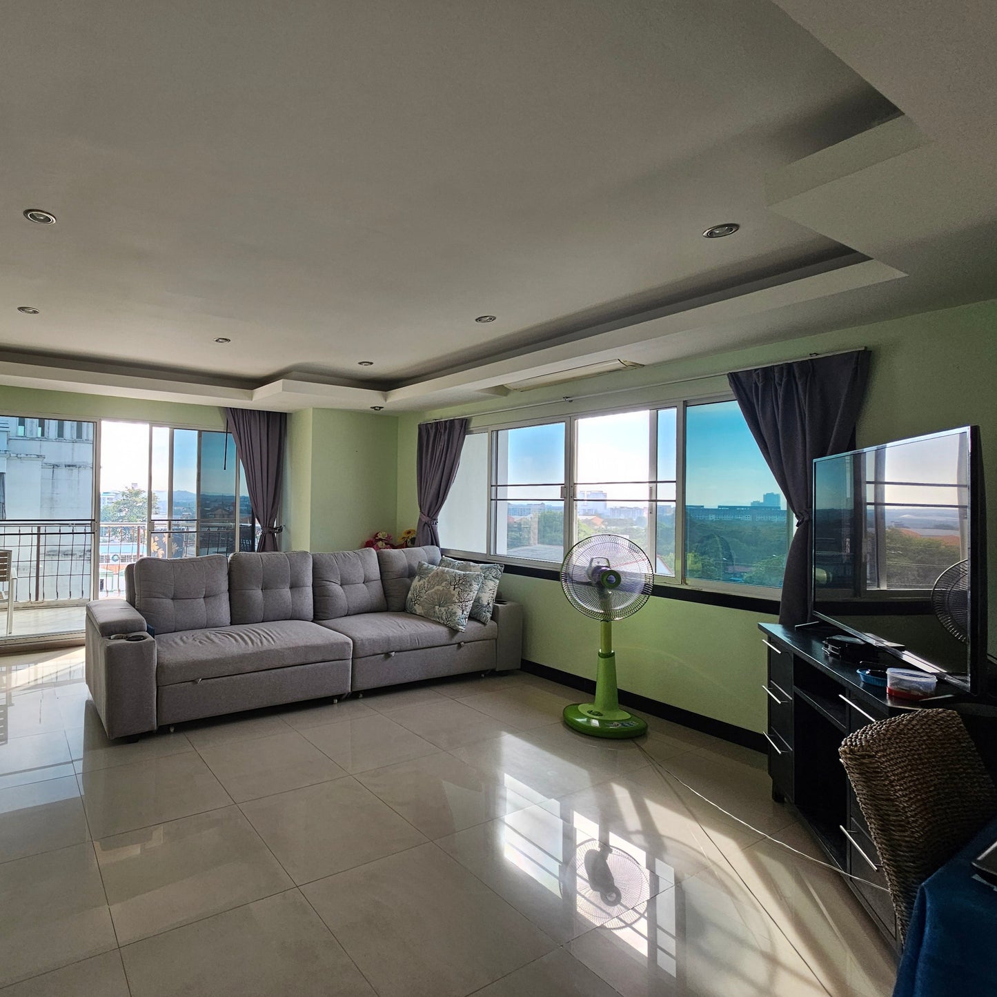 114 Sqm, 2 bedroom corner Condo for sale at TW Jomtien Beach, Pattaya