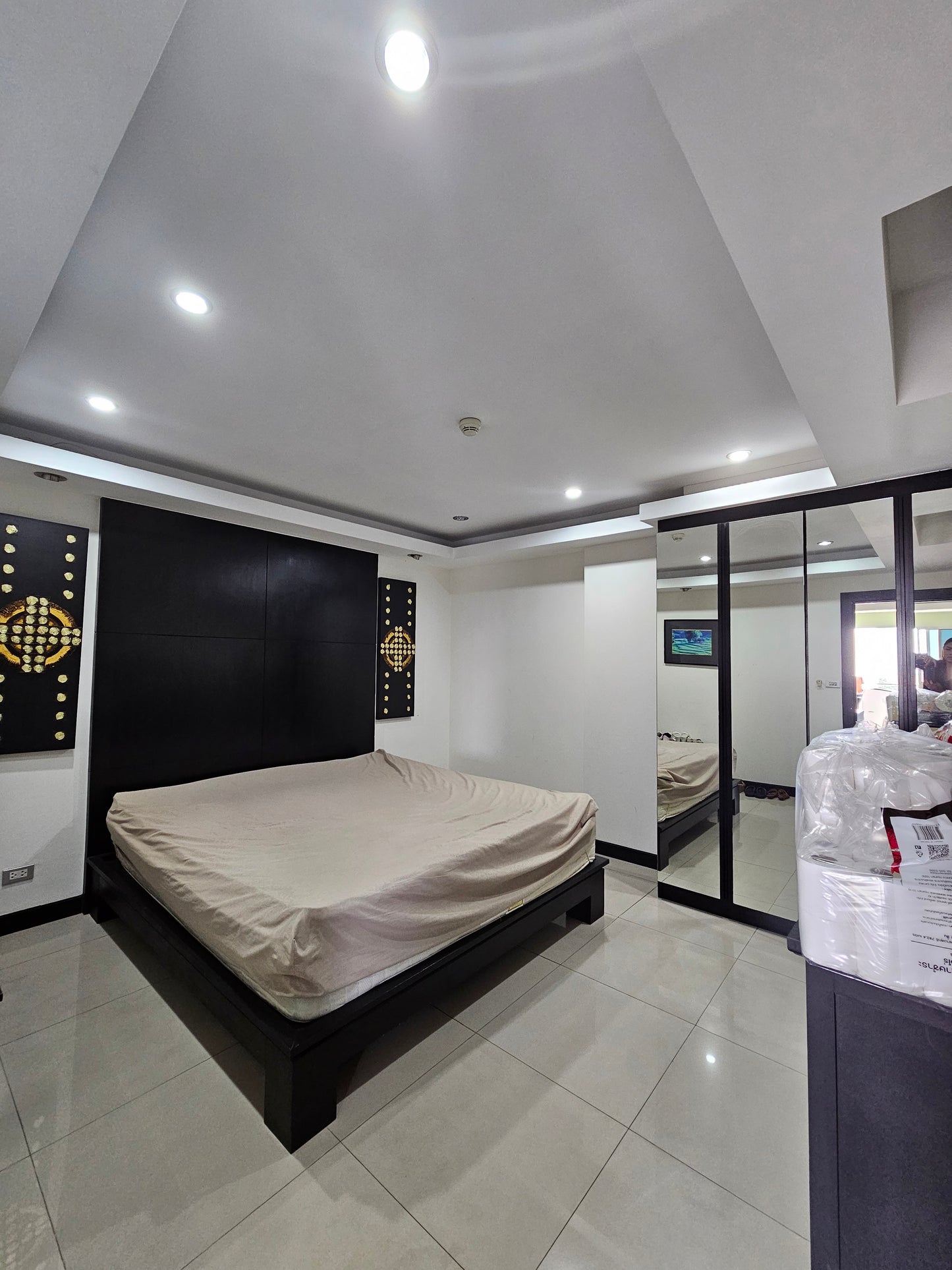 114 Sqm, 2 bedroom corner Condo for sale at TW Jomtien Beach, Pattaya