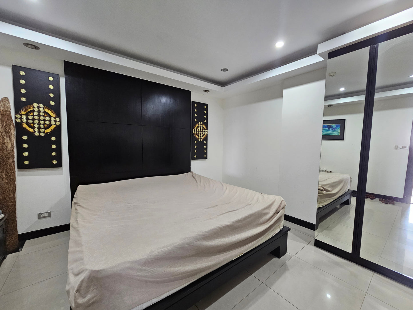 114 Sqm, 2 bedroom corner Condo for sale at TW Jomtien Beach, Pattaya