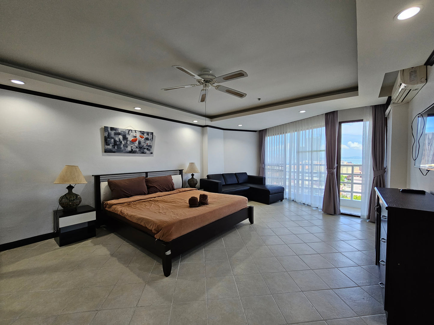 1BD, 2 Bath Condo for Sale at View Talay 2A, Jomtien Beach, Pattaya