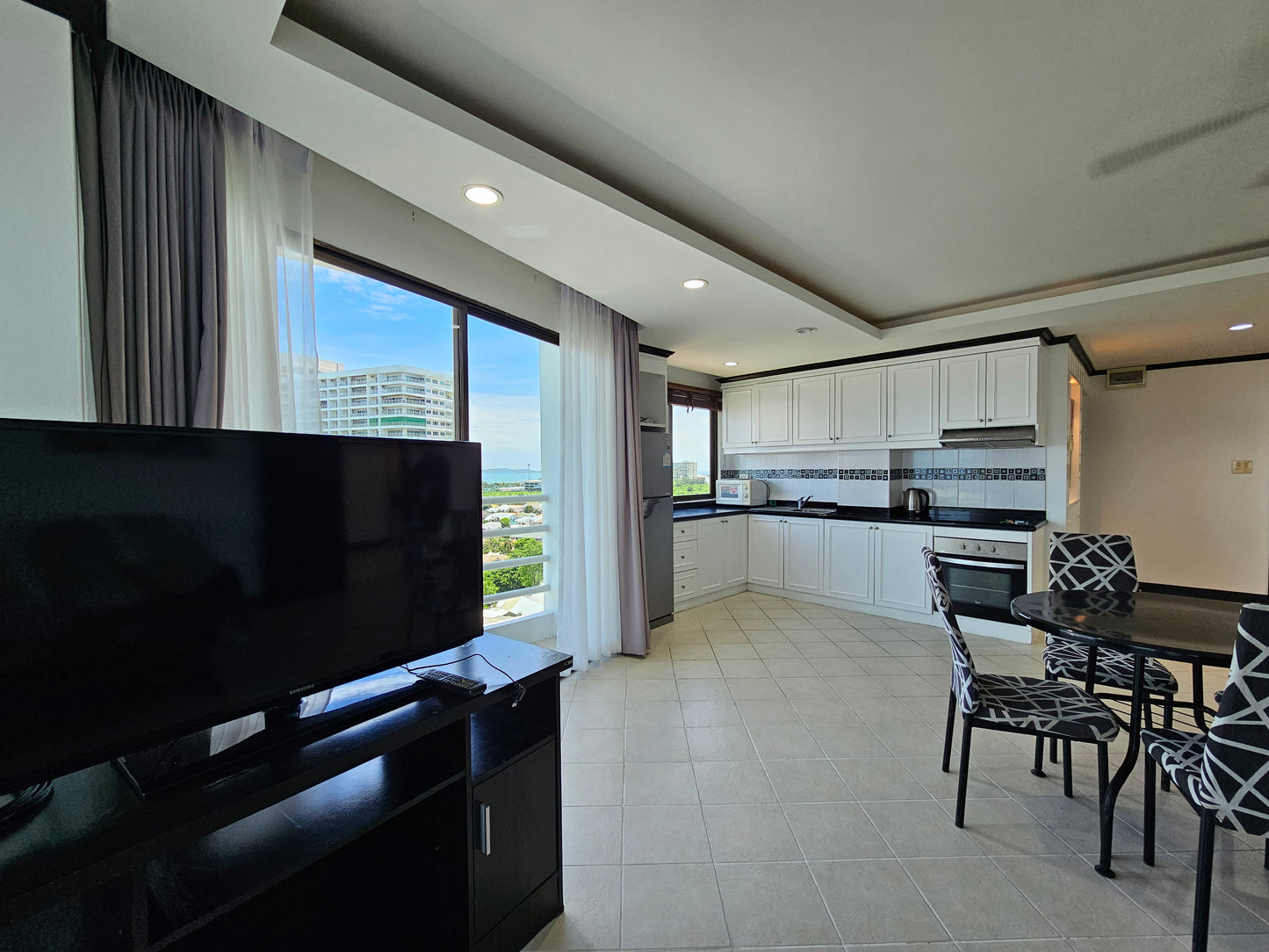 1BD, 2 Bath Condo for Sale at View Talay 2A, Jomtien Beach, Pattaya