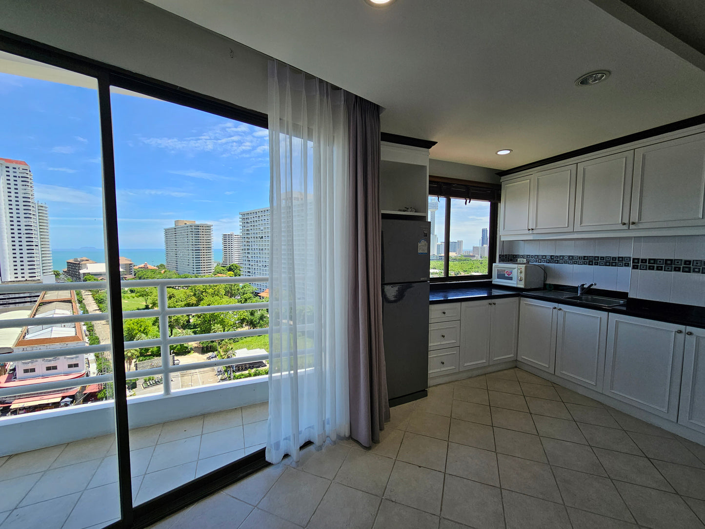 1BD, 2 Bath Condo for Sale at View Talay 2A, Jomtien Beach, Pattaya