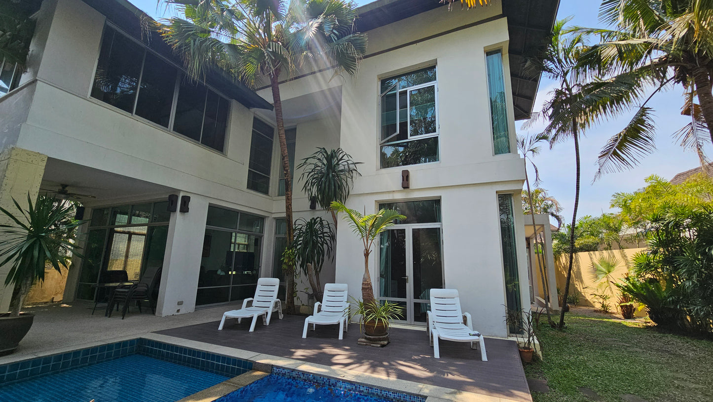 Nakawari Village, 5 bedrooms, Thai-Balinese style, Jomtien