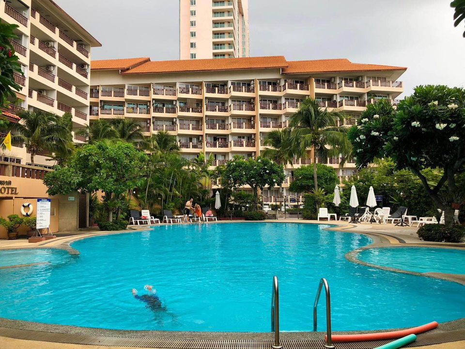 2 Bedrooms, 2 Bath Condo for Sale at Royal Hill Resort & Spa, Thappraya, Pratumnak Hill