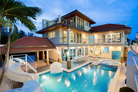 Exclusive Beachside Residence for sale, Jomtien, Pattaya