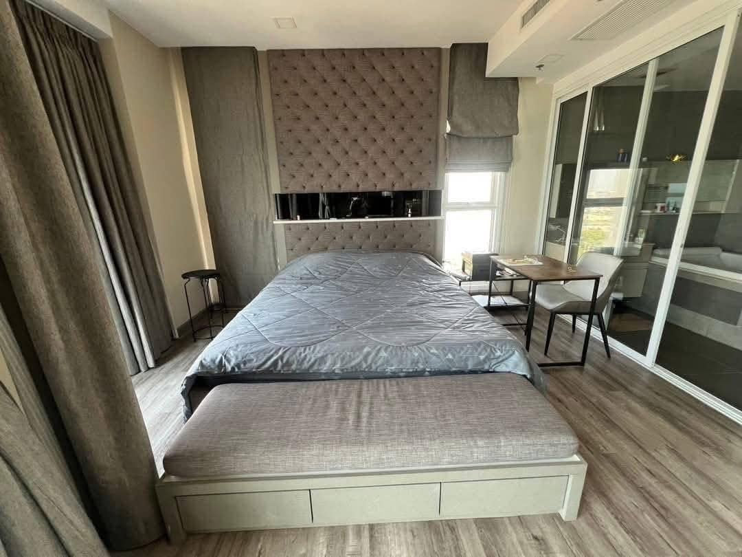 Cetus Beachfront Jomtien, 3 Bedrooms, 2 Bahtrooms, Condo for sale