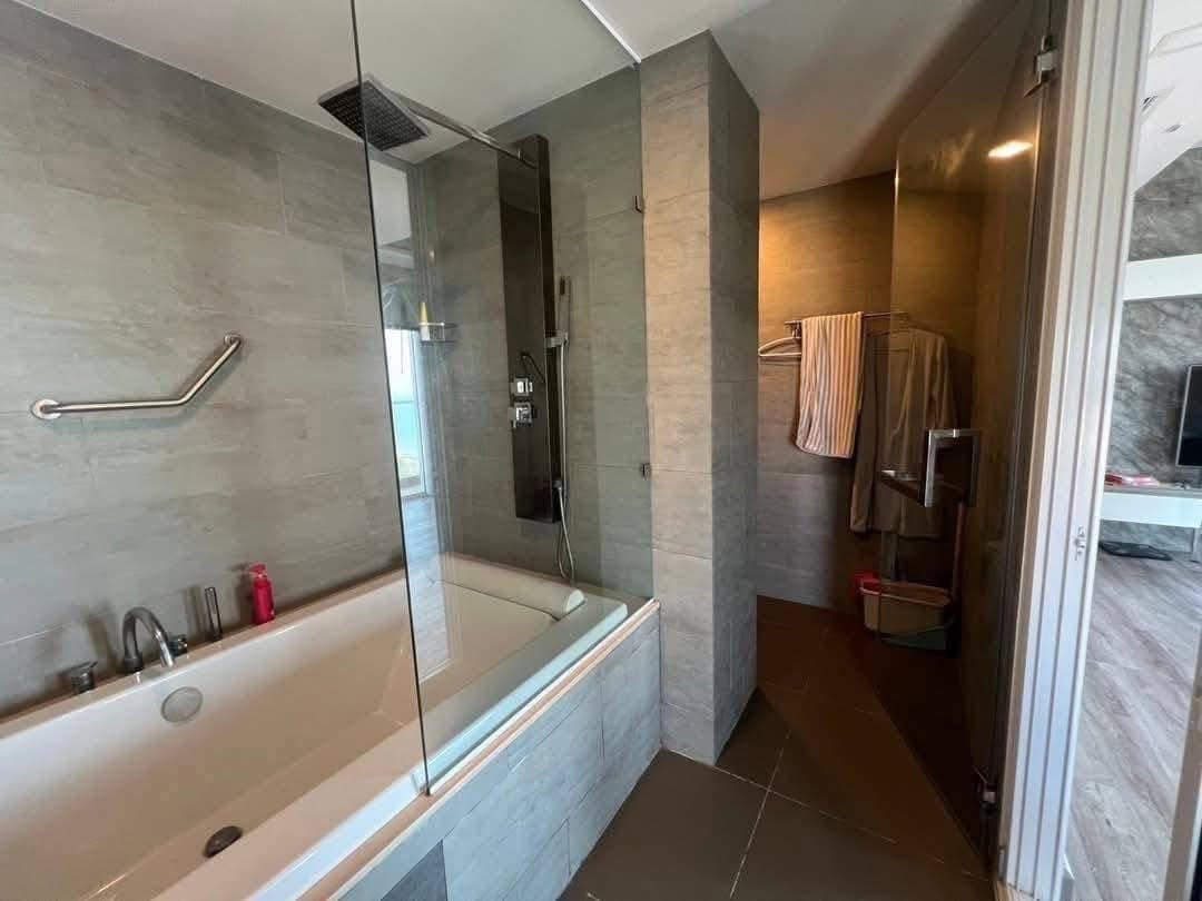 Cetus Beachfront Jomtien, 3 Bedrooms, 2 Bahtrooms, Condo for sale