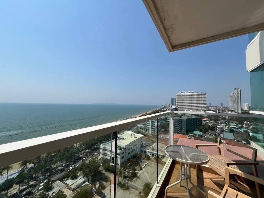 Cetus Beachfront Jomtien, 3 Bedrooms, 2 Bahtrooms, Condo for sale