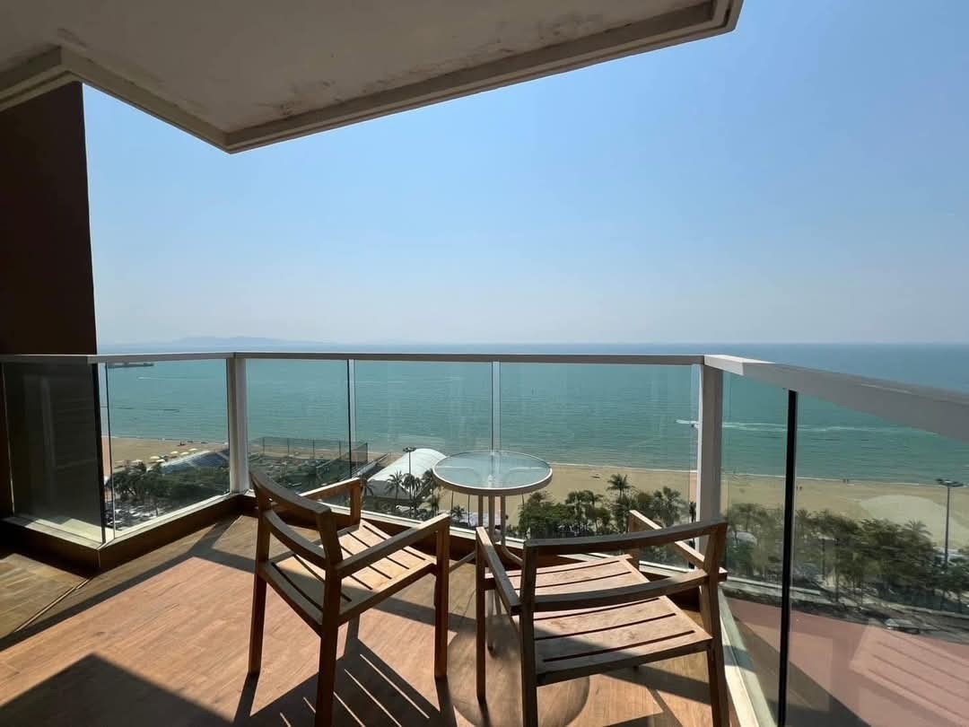 Cetus Beachfront Jomtien, 3 Bedrooms, 2 Bahtrooms, Condo for sale