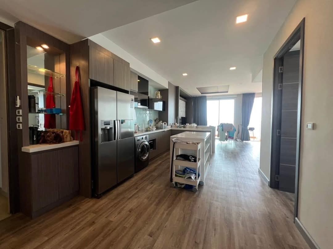 Cetus Beachfront Jomtien, 3 Bedrooms, 2 Bahtrooms, Condo for sale