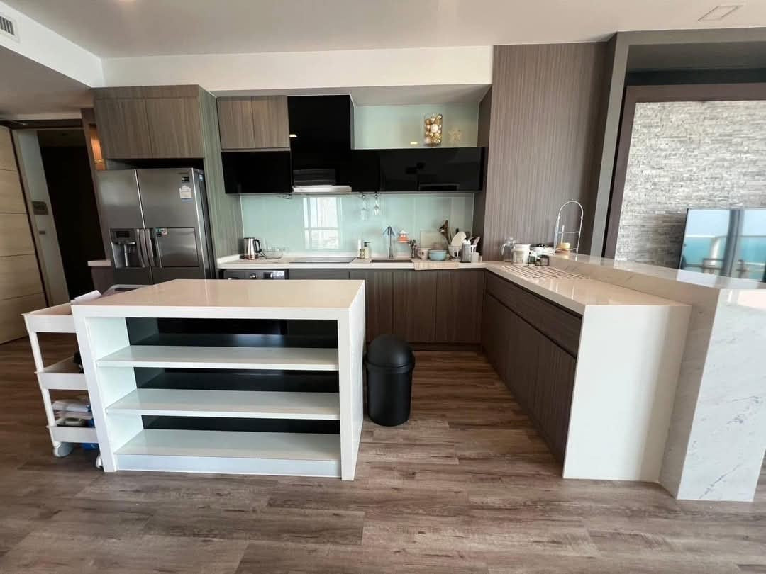 Cetus Beachfront Jomtien, 3 Bedrooms, 2 Bahtrooms, Condo for sale