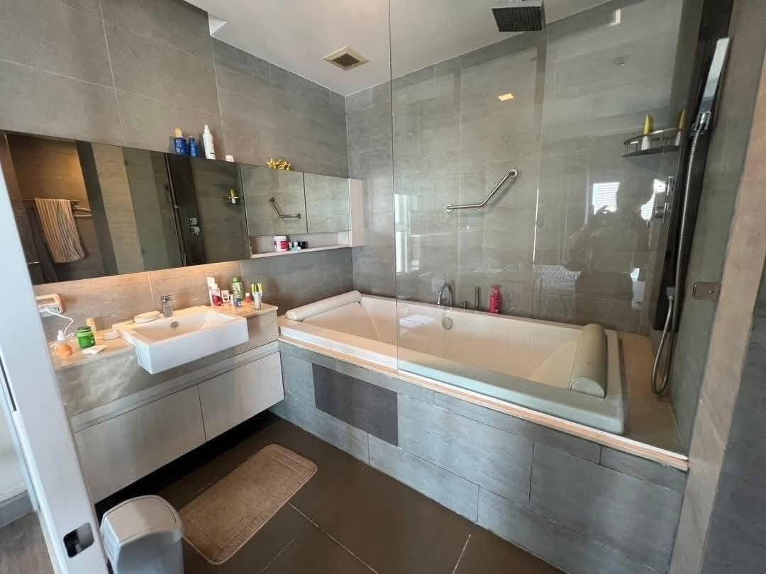 Cetus Beachfront Jomtien, 3 Bedrooms, 2 Bahtrooms, Condo for sale