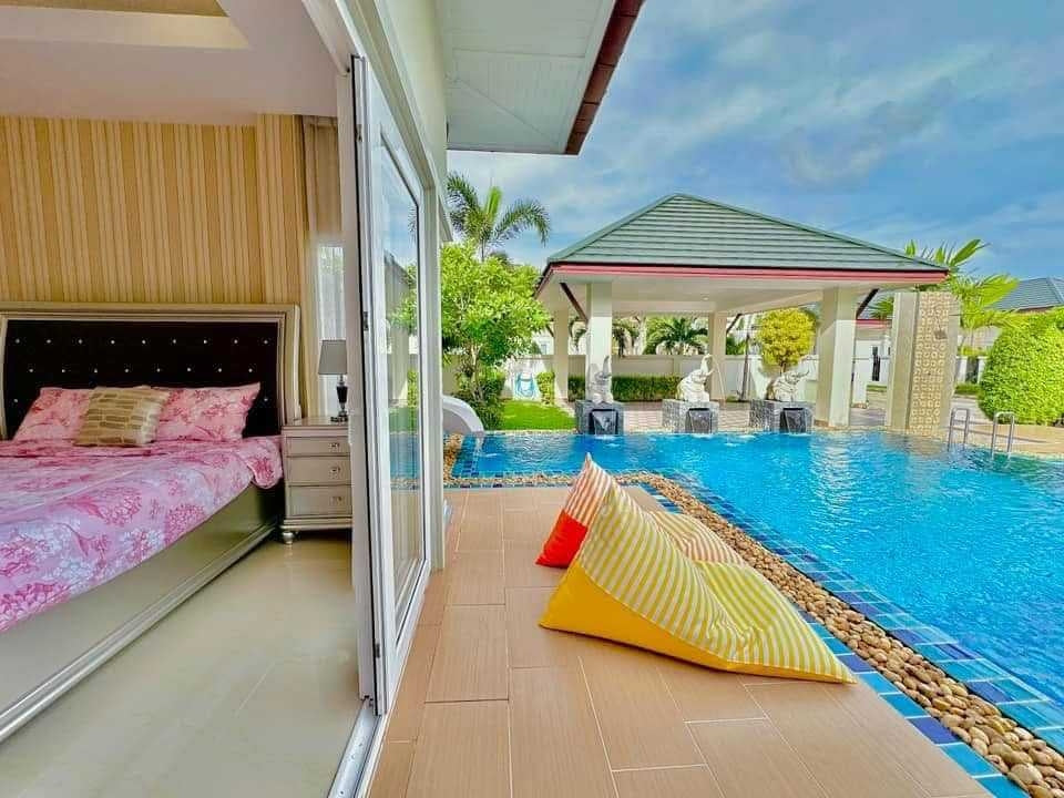 Elegant Pool Villa, Dusit Pattaya Hill Village