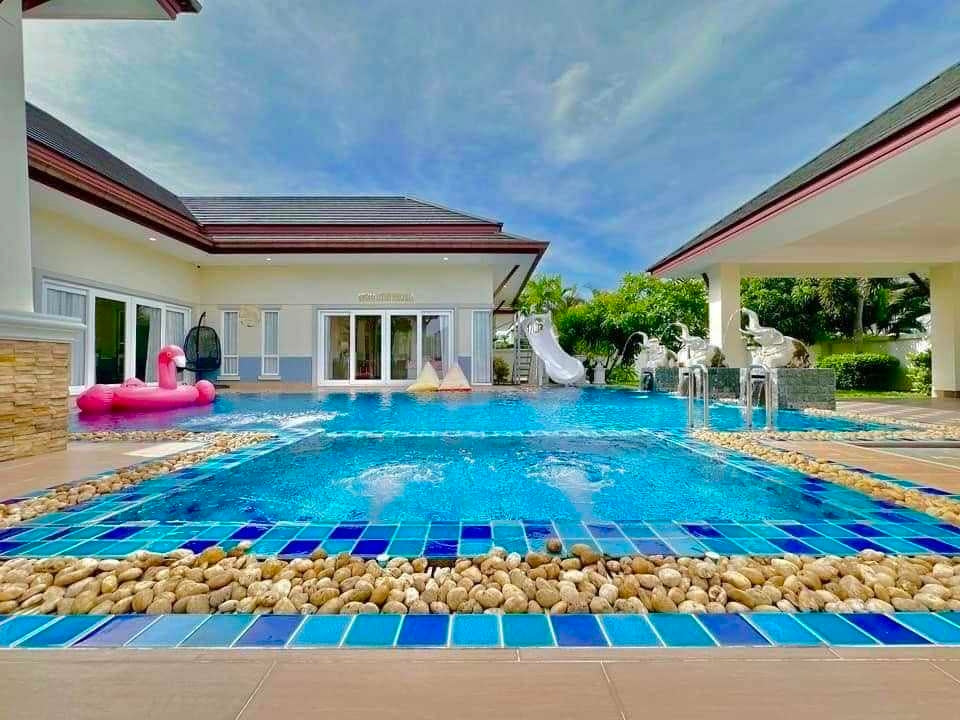 Elegant Pool Villa, Dusit Pattaya Hill Village