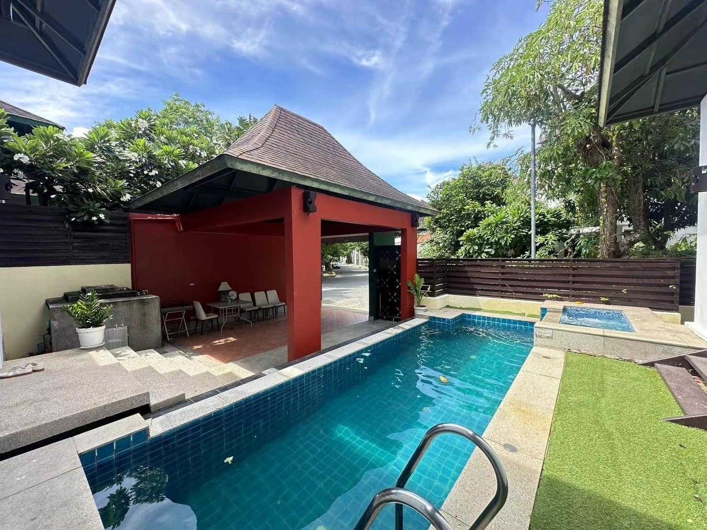 Nakawari Village, 4BD Pool Villa Jomtien