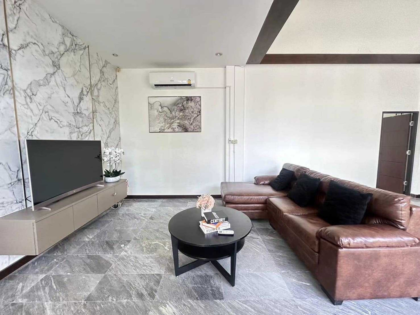 Nakawari Village, 4BD Pool Villa Jomtien