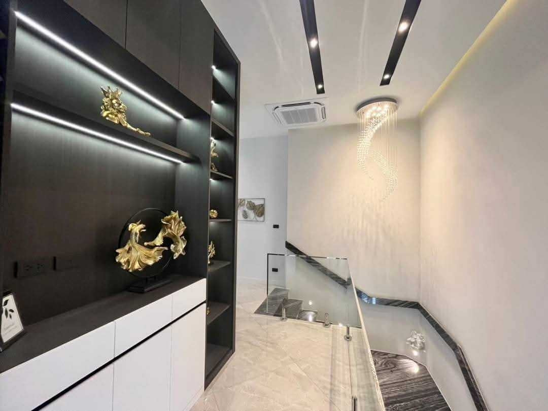 Luxury Modern Pool Villa,5 Bedrooms,6 Bathrooms, Jomtien