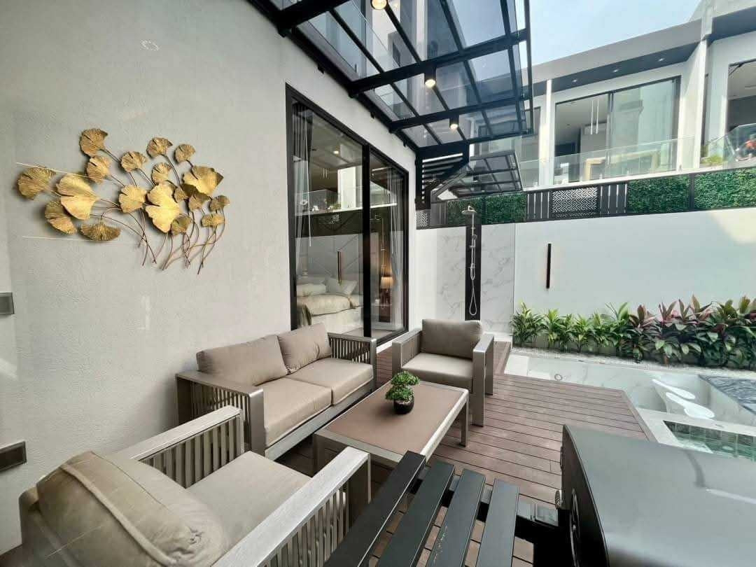 Luxury Modern Pool Villa,5 Bedrooms,6 Bathrooms, Jomtien