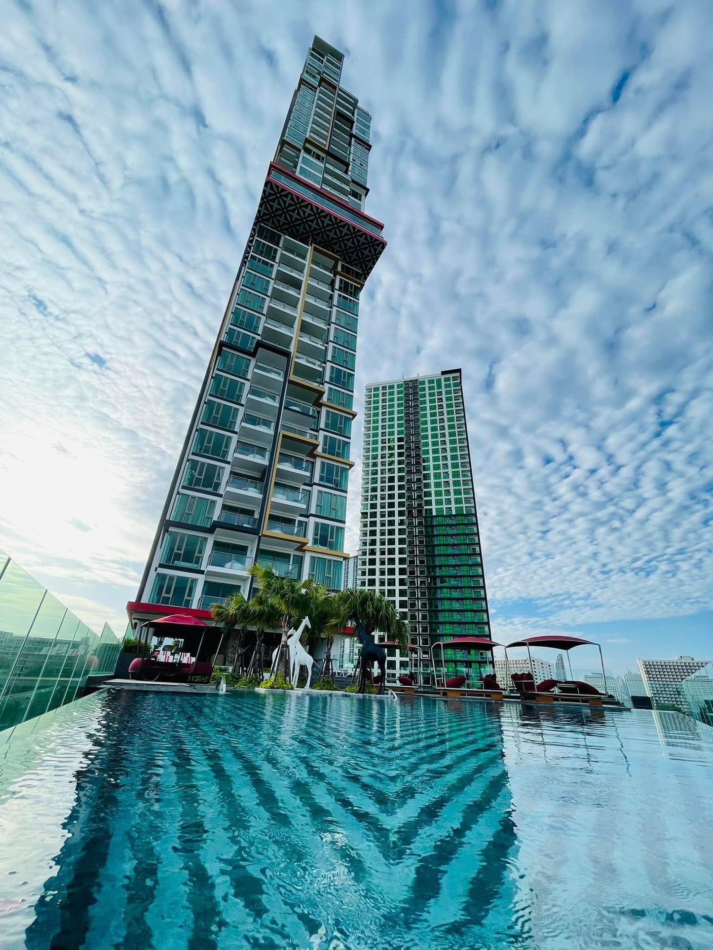 The Riviera ocean drive- 1BD Luxurious Beachfront,Corner unit for sale