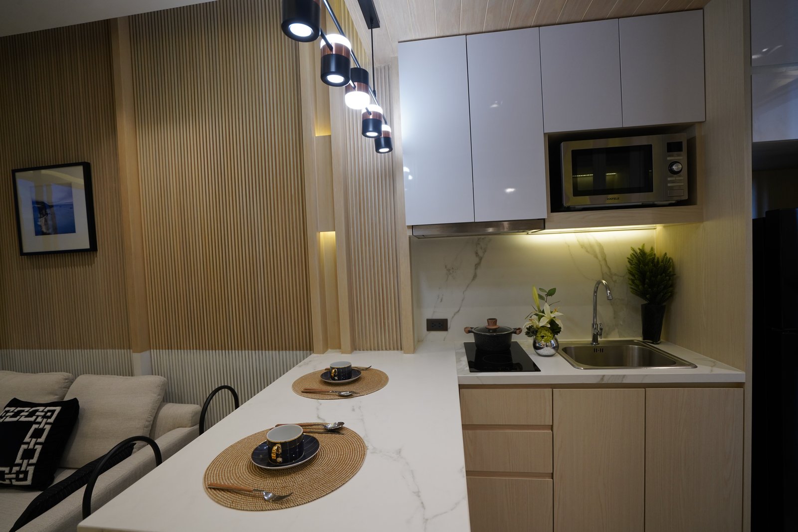 1-BR · Tower A · Side sea